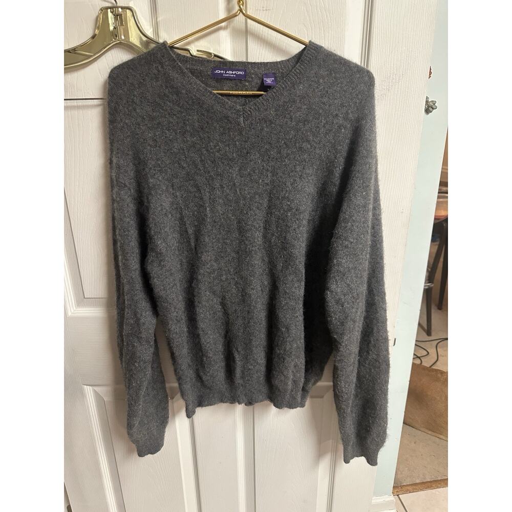 Cashmere Sweater Mens XL V-Neck Gray Pullover Knit Quiet Luxury 46w 27L